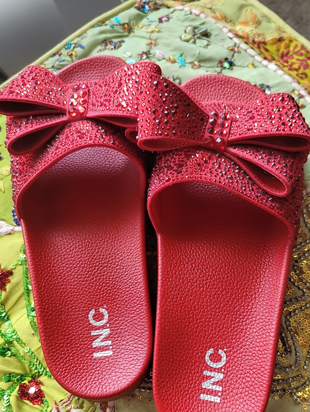 I.N.C. NWOT Pool Slides with Red Rhinestone Bow ( Red is HTF) - Picture 2 of 4